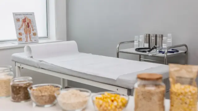 Dermatitis herpetiformis Duhring bei Zöliakie: medizinische Materialien und glutenfreie Lebensmittel im Kliniksetting